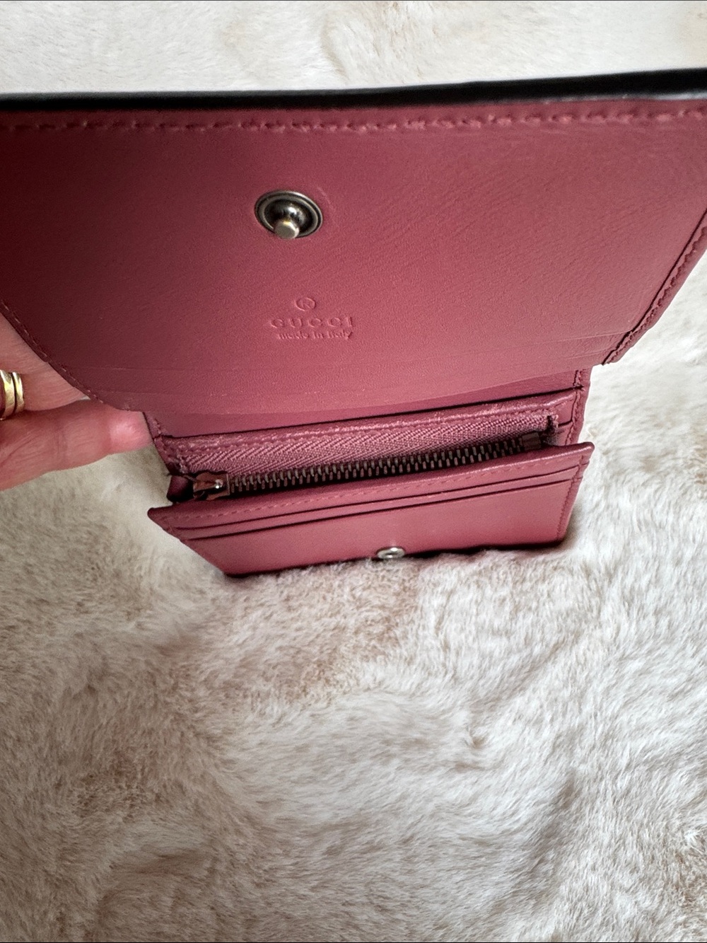 Gucci Bloom Beige Monogram Wallet with Pink Floral Print - Picture 7 of 10